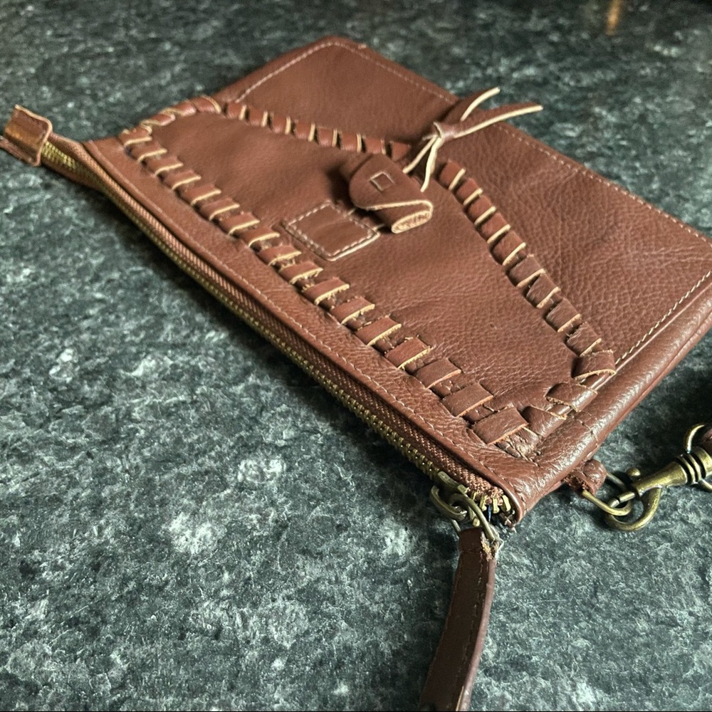 👜 LUCKY BRAND CHIMAYO LEATHER WRISTLET